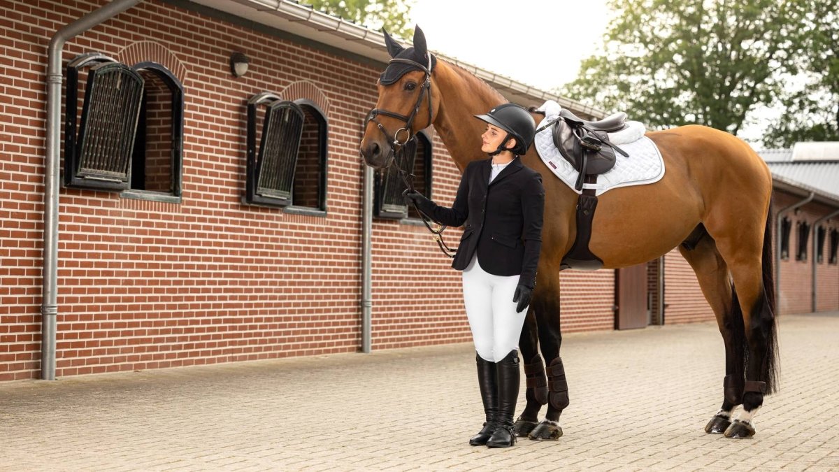 LeMieux Crystal Suede Close Contact Square Saddle Pad - White - Large